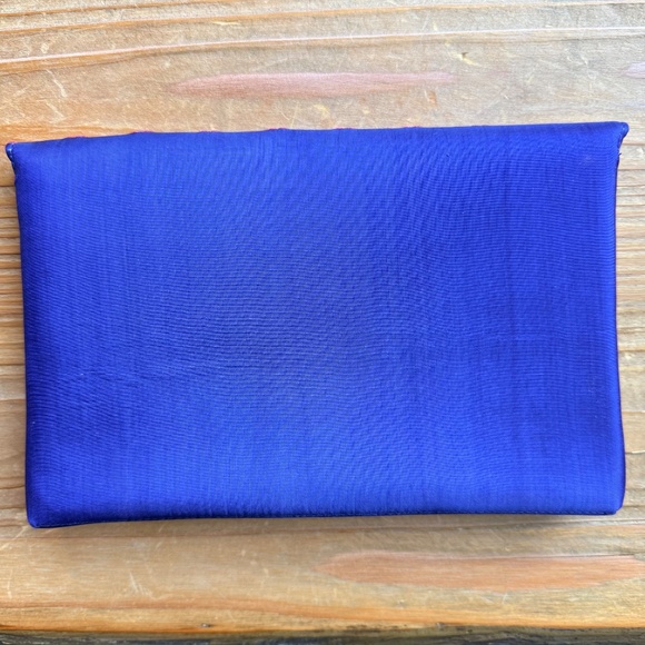 NWT- Shirleah Embroidered Crab Navy and Red Clutch - Picture 3 of 5